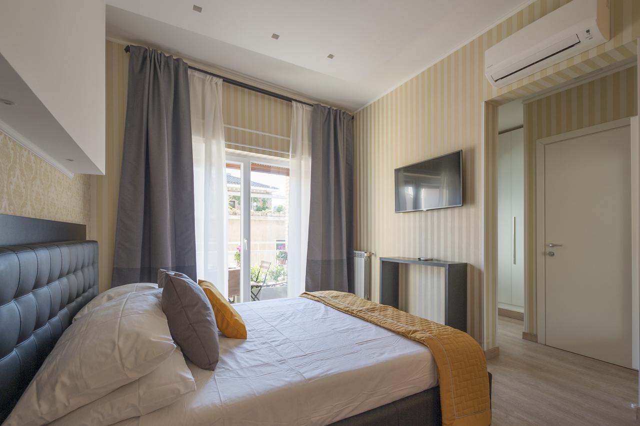 Happy Holiday In Rome B&B Bagian luar foto