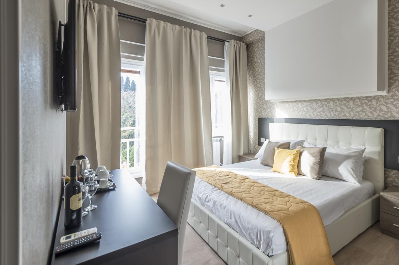 Happy Holiday In Rome B&B Bagian luar foto