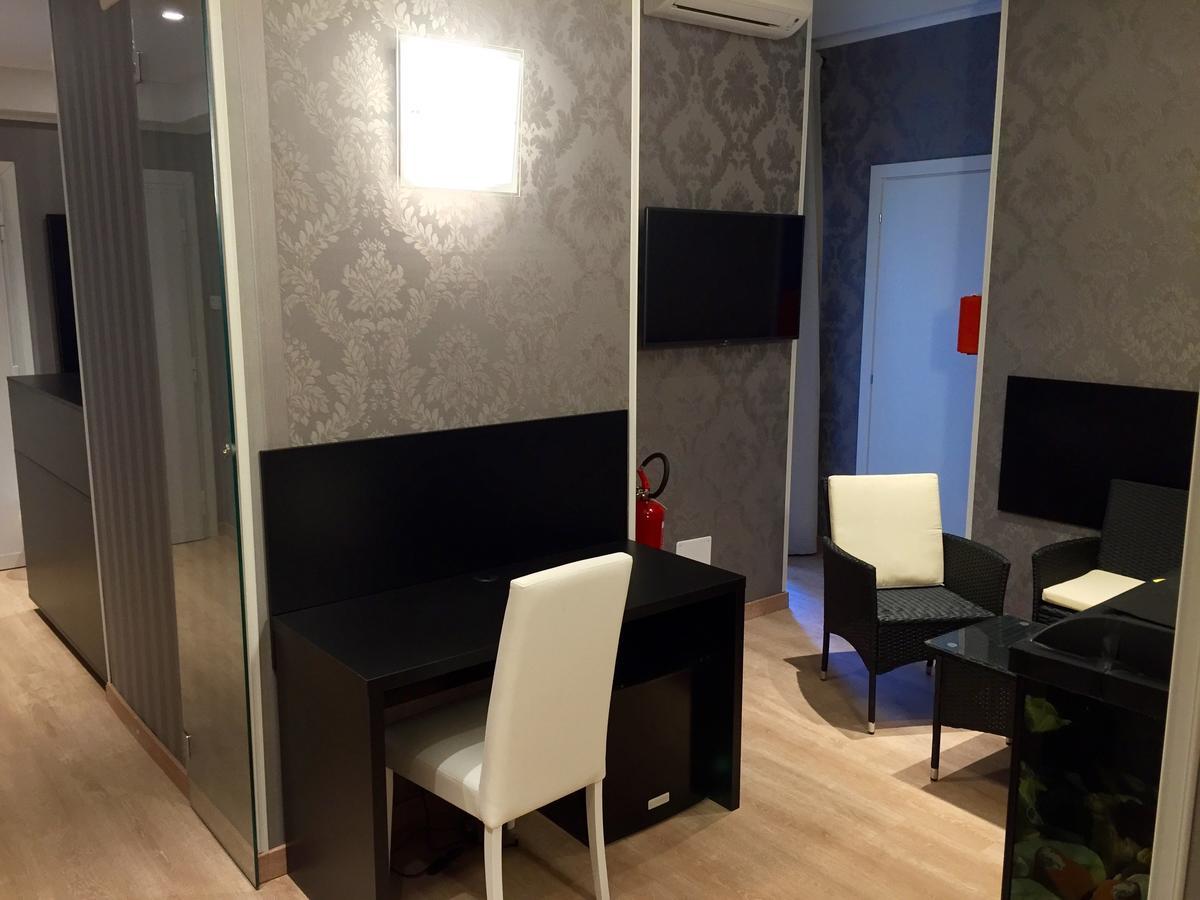 Happy Holiday In Rome B&B Bagian luar foto