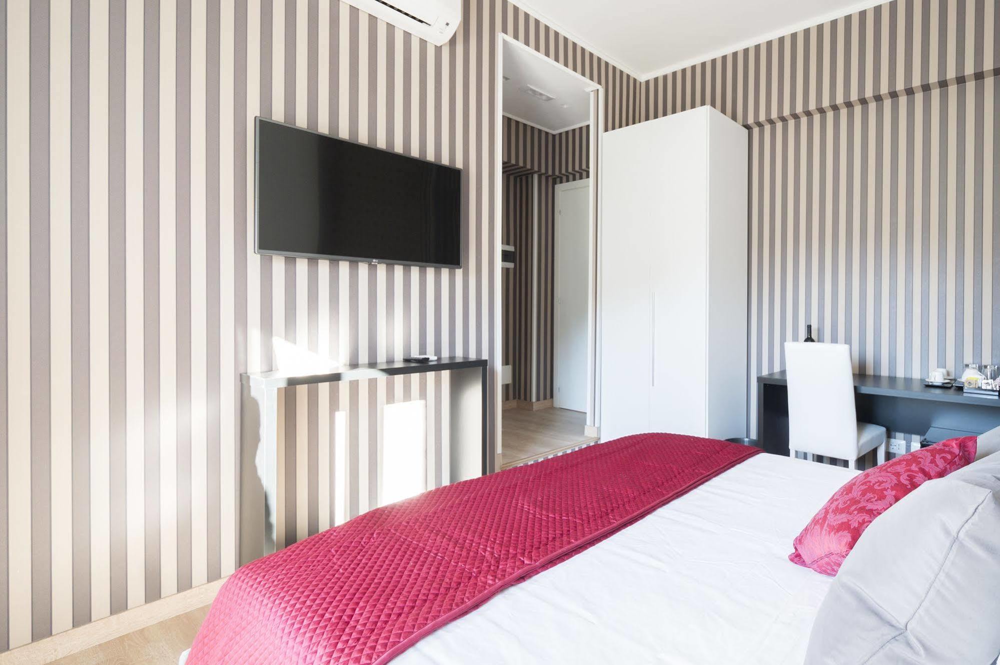 Happy Holiday In Rome B&B Bagian luar foto