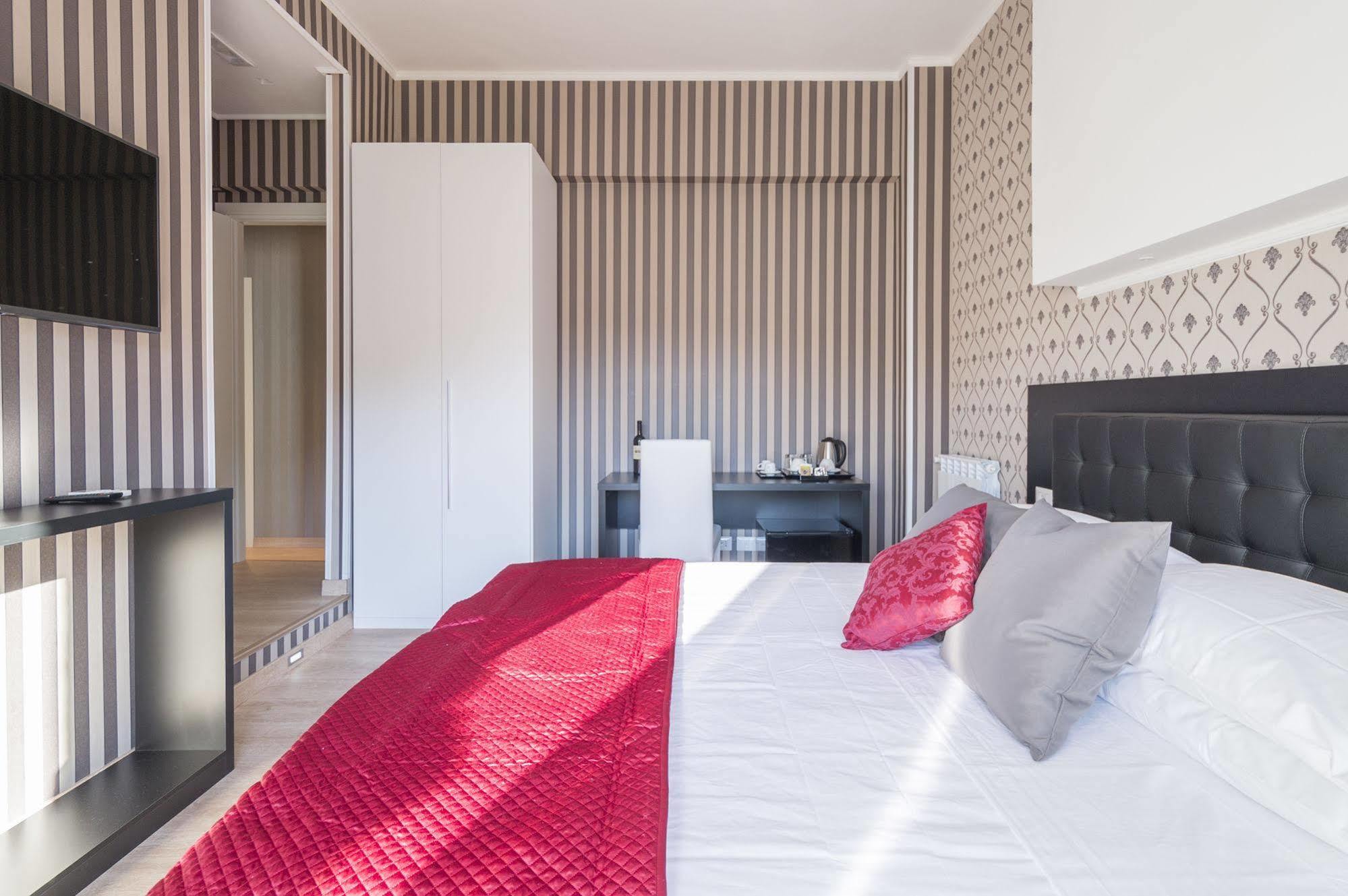 Happy Holiday In Rome B&B Bagian luar foto